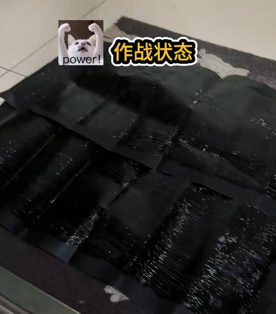 邻居恶意踩踏门口鞋子？上海有人放粘鼠板反击！全网围观蹲后续